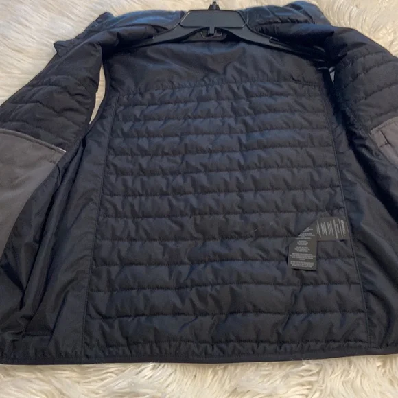 MERRELL Man Vest BNWOT color black length 28” pit to pit 36” two front pockets - Picture 9 of 12